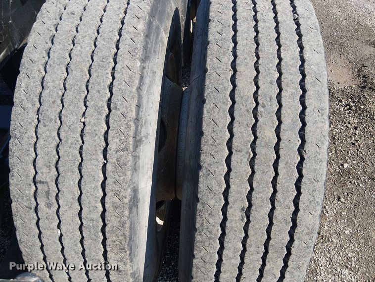 image for item EG8256 2012 Peterbilt 384 semi truck