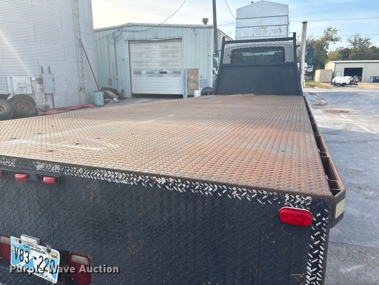 image for item EG8275 2006 International 7400 flatbed truck