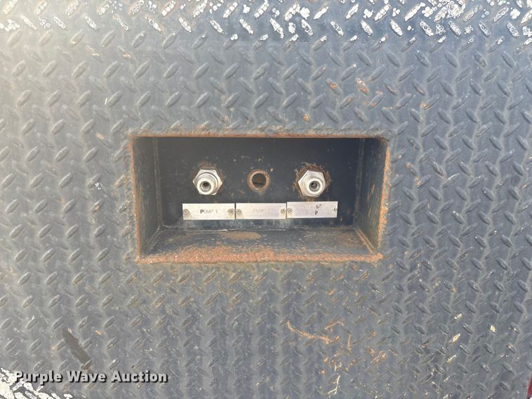 image for item EG8275 2006 International 7400 flatbed truck