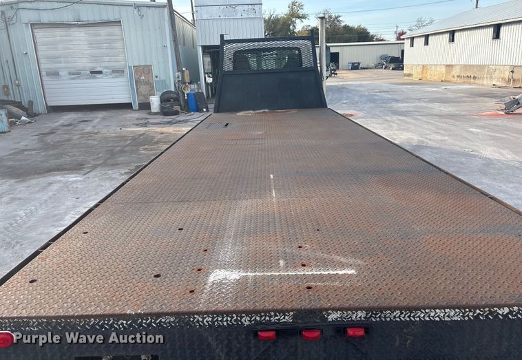 image for item EG8275 2006 International 7400 flatbed truck