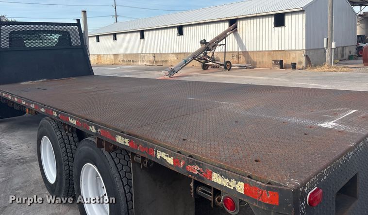 image for item EG8275 2006 International 7400 flatbed truck