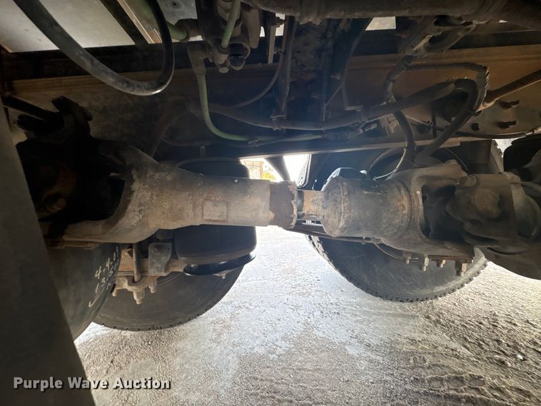 image for item EG8275 2006 International 7400 flatbed truck