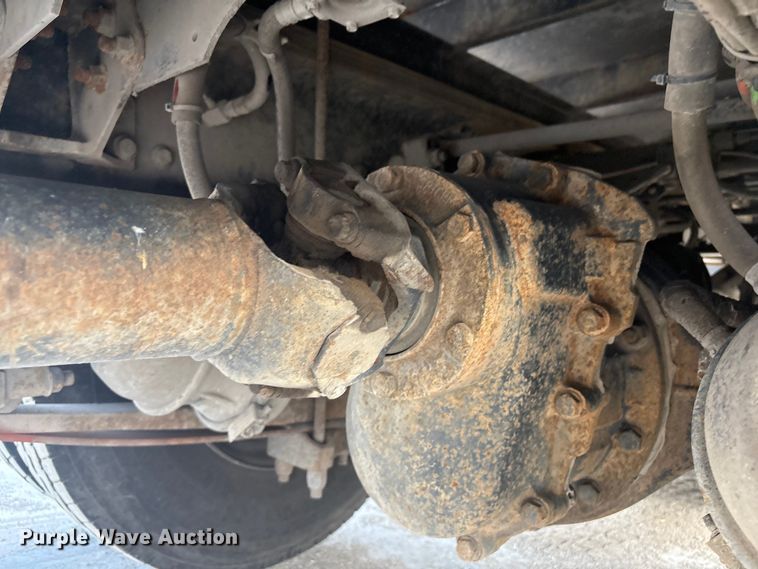 image for item EG8275 2006 International 7400 flatbed truck