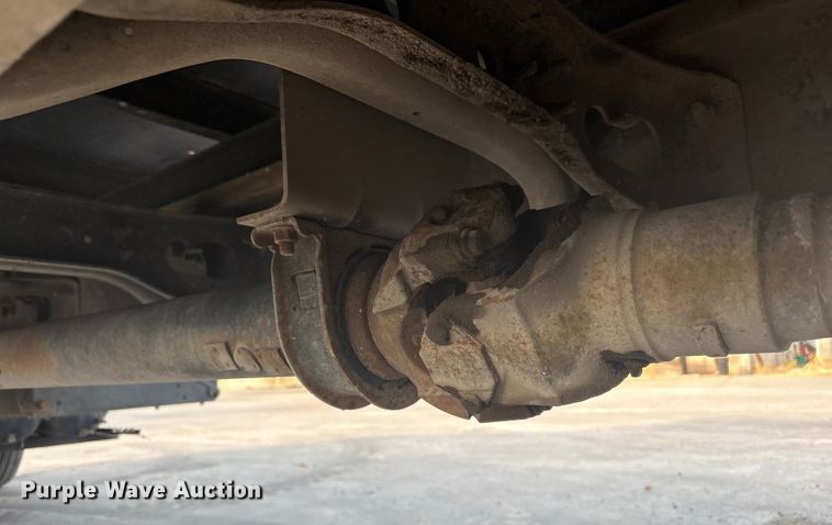 image for item EG8275 2006 International 7400 flatbed truck