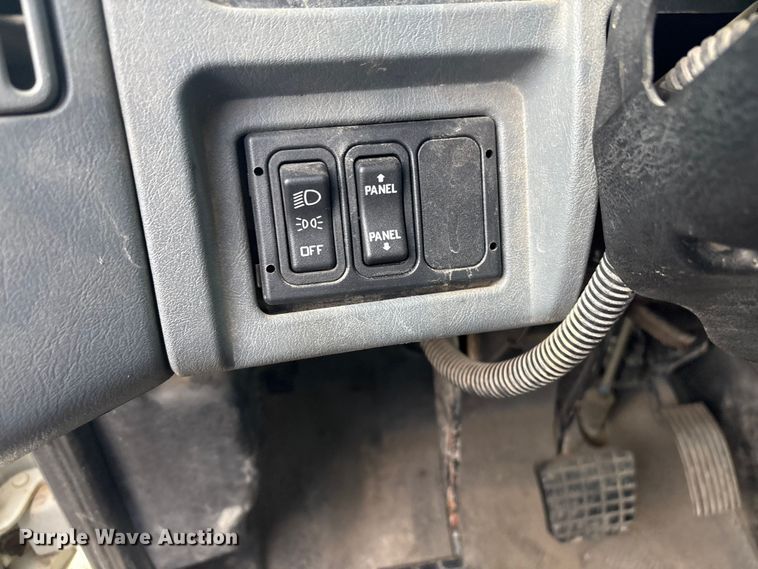 image for item EG8275 2006 International 7400 flatbed truck