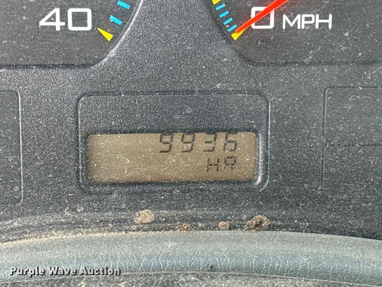 image for item EG8275 2006 International 7400 flatbed truck