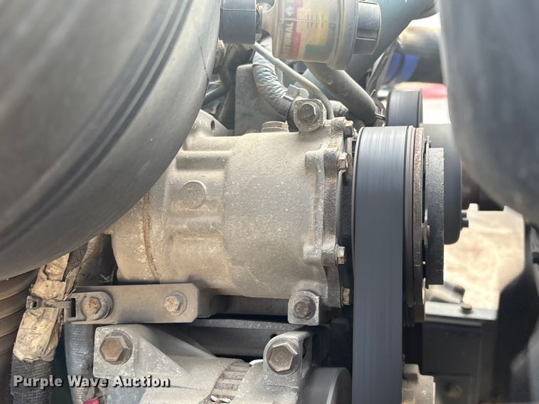 image for item EG8275 2006 International 7400 flatbed truck