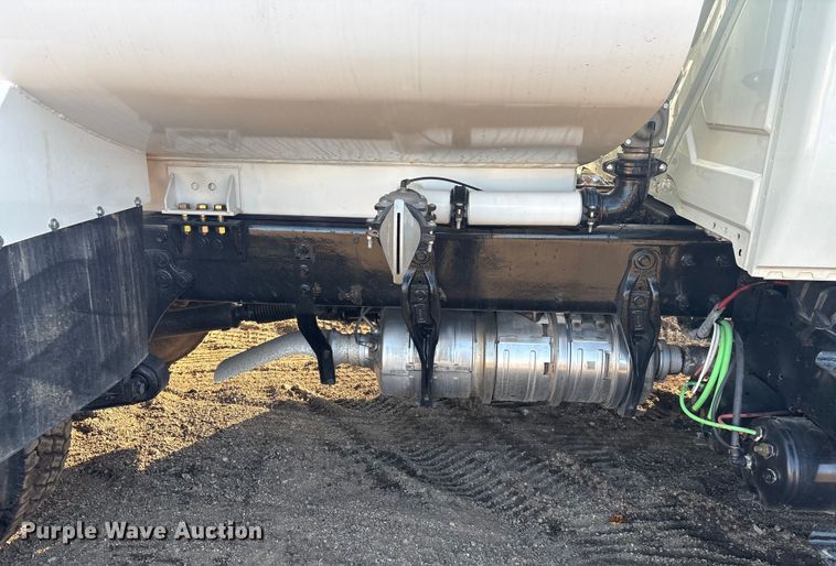 image for item EG8276 2020 International MV607 water truck