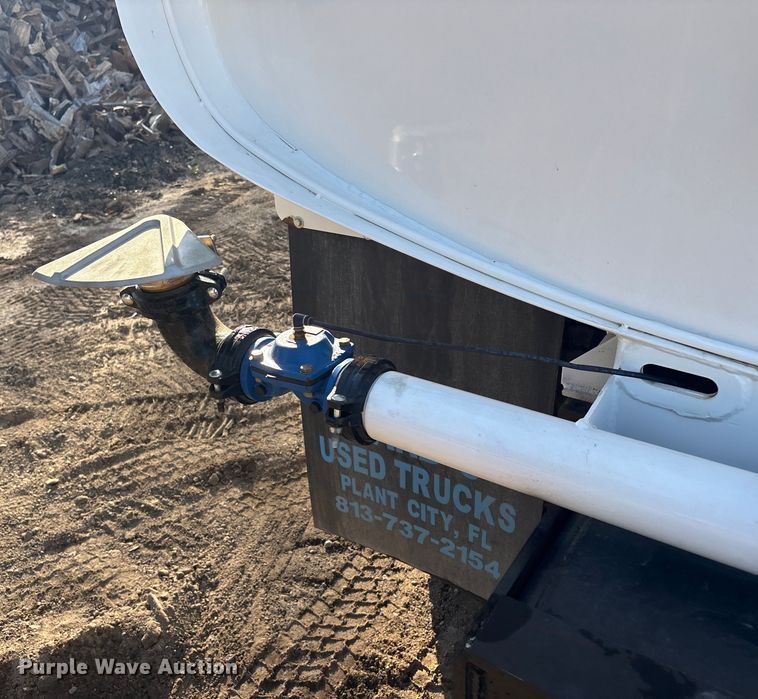 image for item EG8276 2020 International MV607 water truck