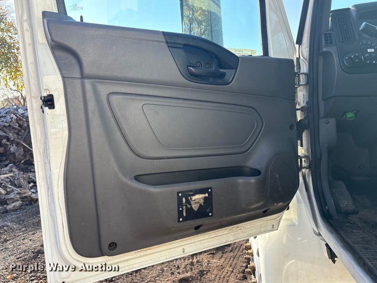 image for item EG8276 2020 International MV607 water truck