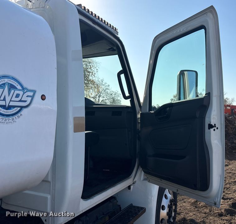 image for item EG8276 2020 International MV607 water truck