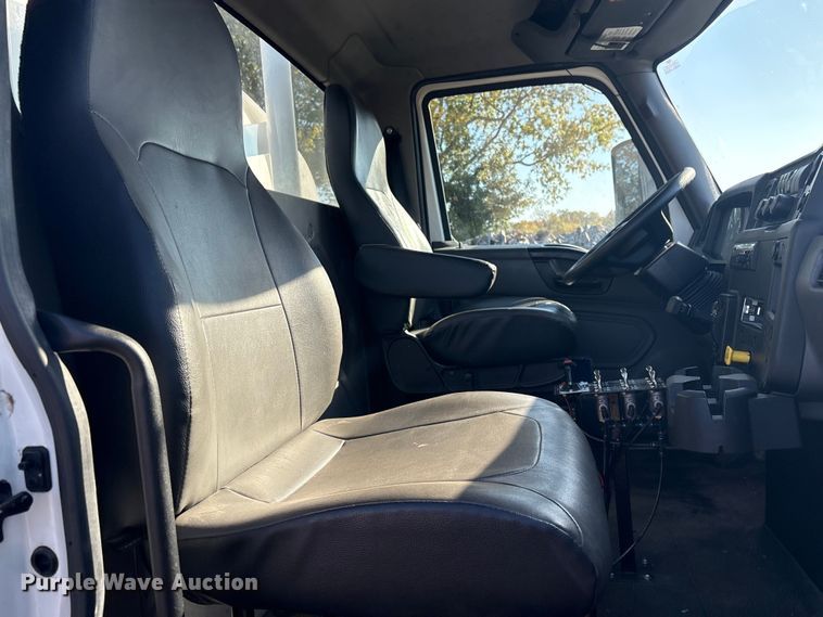 image for item EG8276 2020 International MV607 water truck