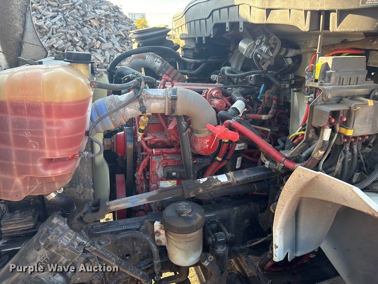 image for item EG8276 2020 International MV607 water truck