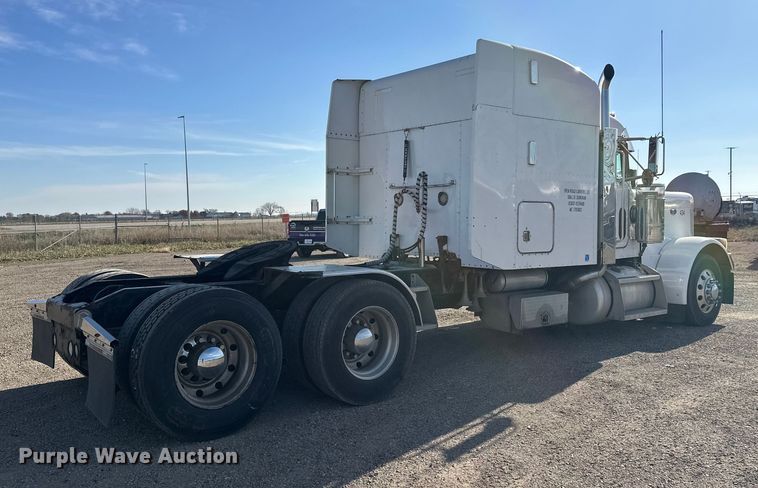 image for item EL0084 1999 Peterbilt 379 semi truck
