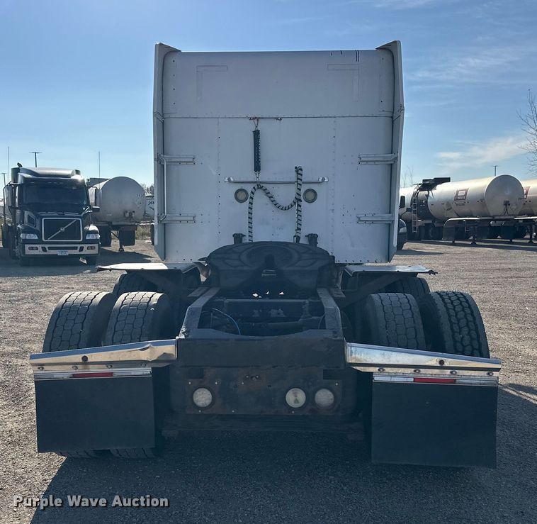 image for item EL0084 1999 Peterbilt 379 semi truck