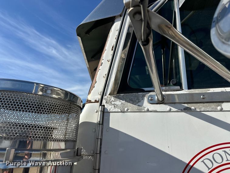 image for item EL0084 1999 Peterbilt 379 semi truck