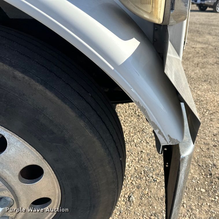 image for item EL0084 1999 Peterbilt 379 semi truck