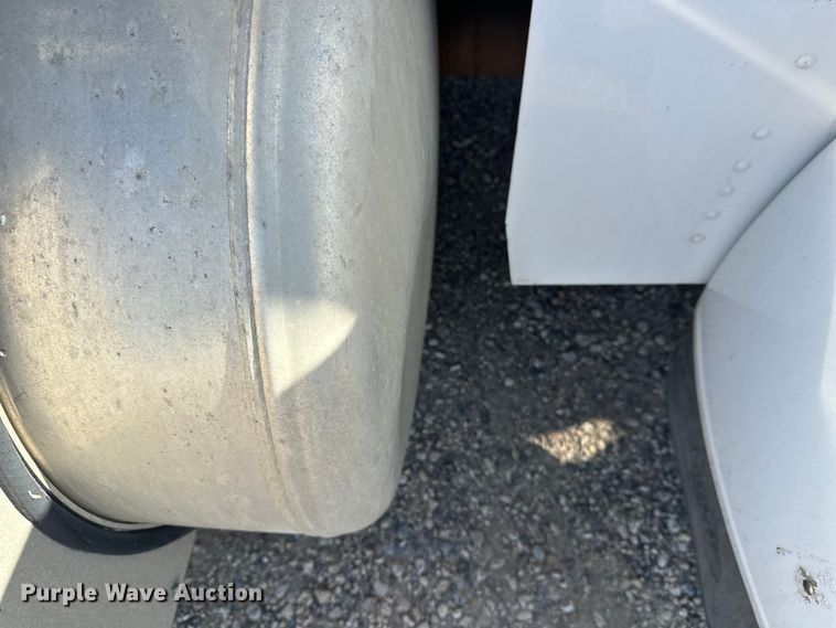 image for item EL0084 1999 Peterbilt 379 semi truck