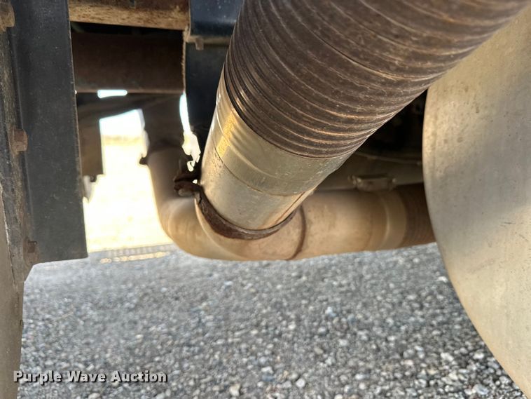 image for item EL0084 1999 Peterbilt 379 semi truck