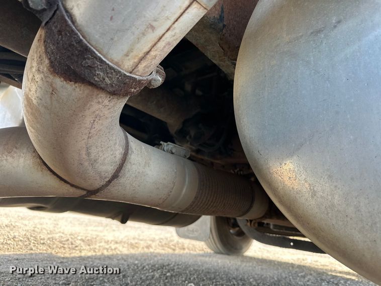 image for item EL0084 1999 Peterbilt 379 semi truck