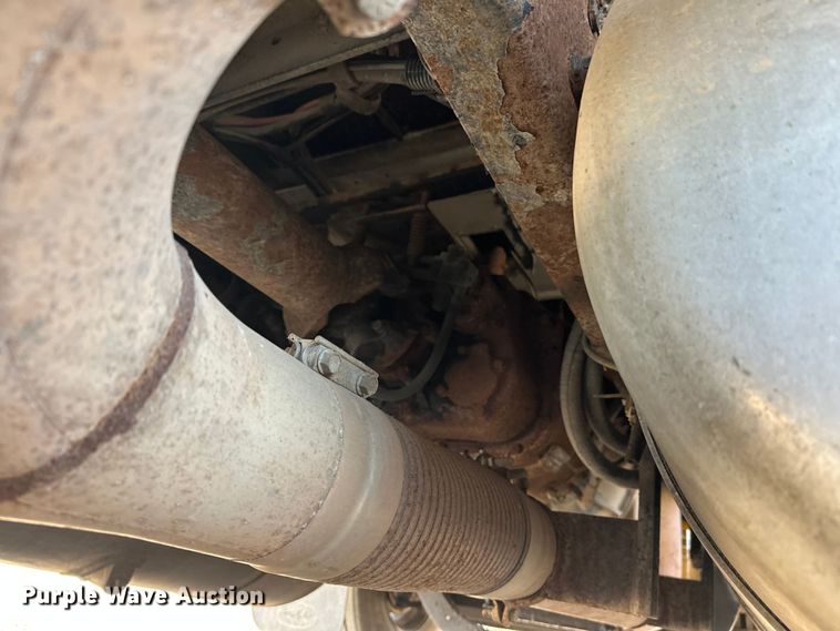 image for item EL0084 1999 Peterbilt 379 semi truck