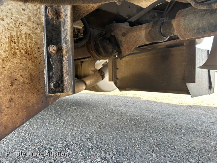 image for item EL0084 1999 Peterbilt 379 semi truck