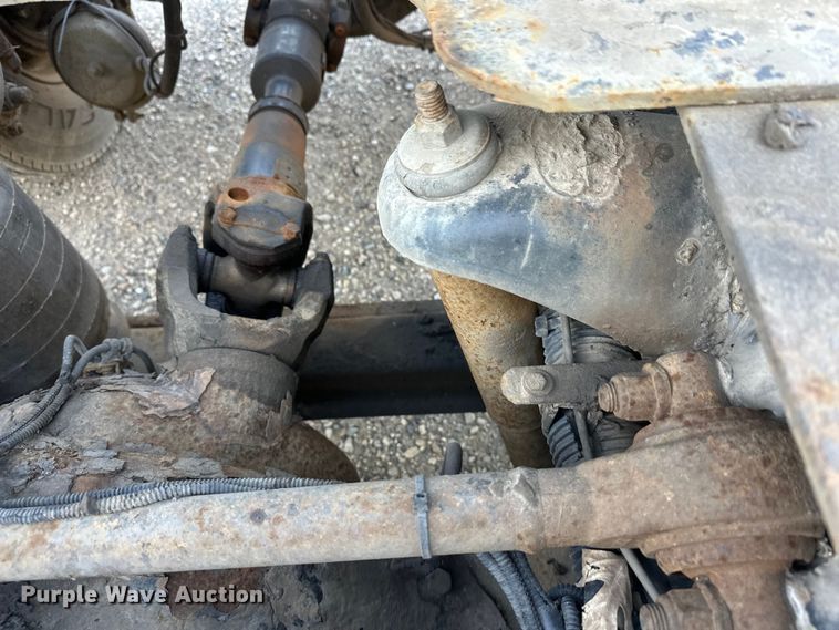 image for item EL0084 1999 Peterbilt 379 semi truck