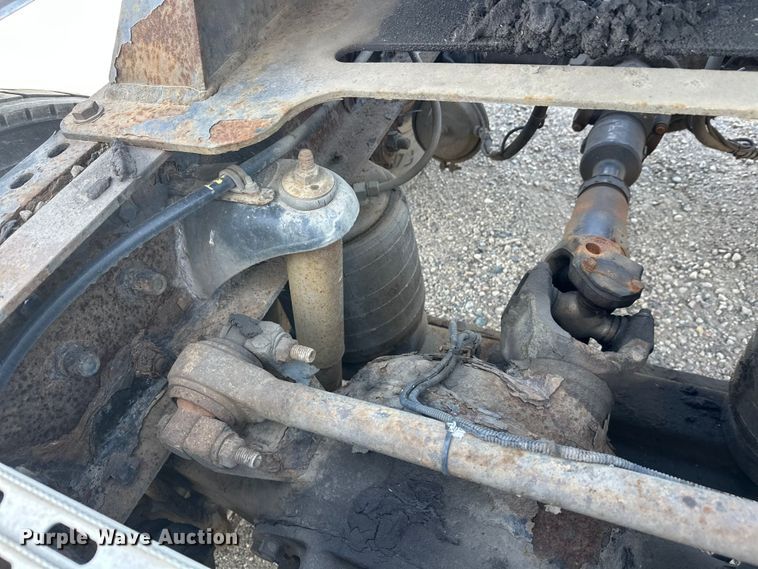 image for item EL0084 1999 Peterbilt 379 semi truck