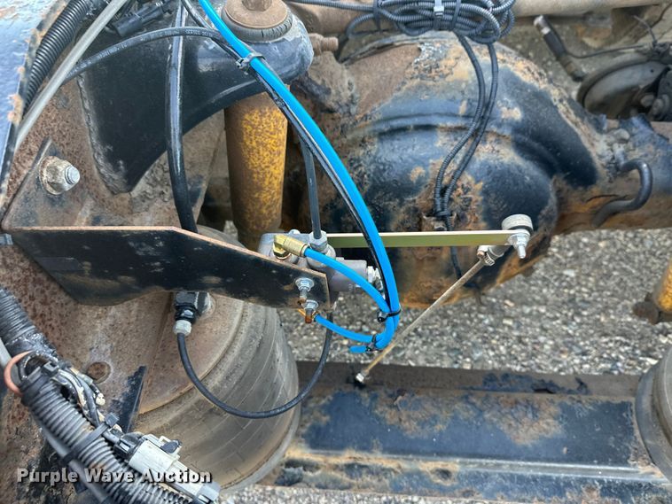 image for item EL0084 1999 Peterbilt 379 semi truck