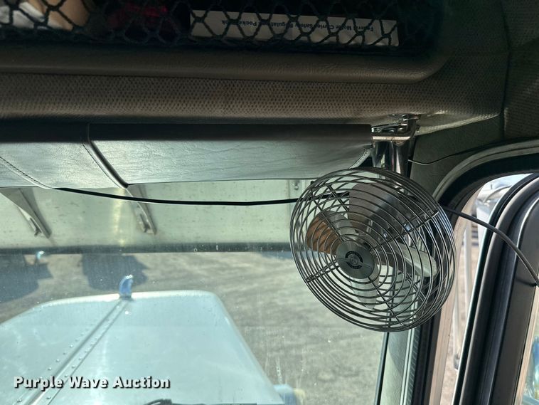 image for item EL0084 1999 Peterbilt 379 semi truck