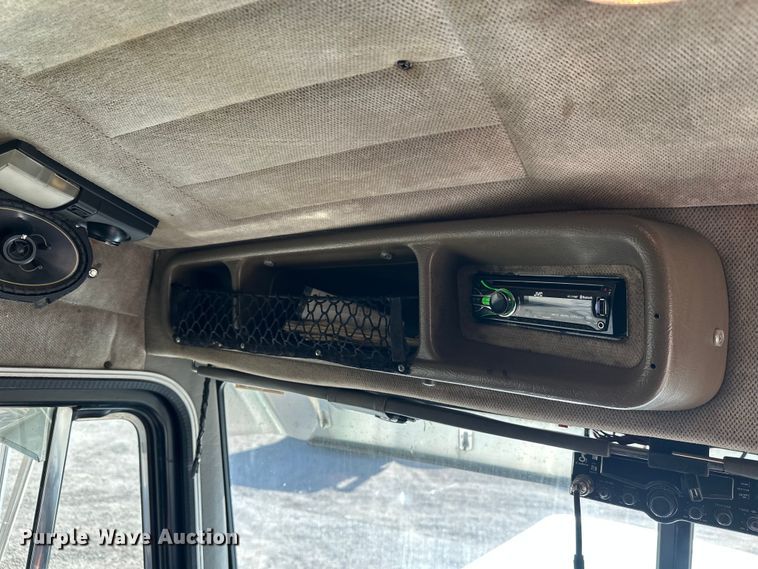 image for item EL0084 1999 Peterbilt 379 semi truck