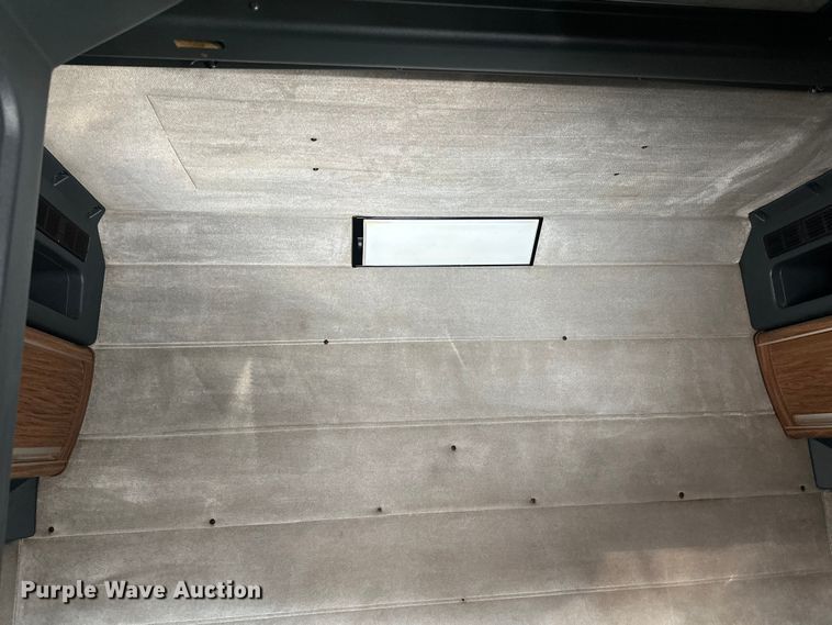 image for item EL0084 1999 Peterbilt 379 semi truck