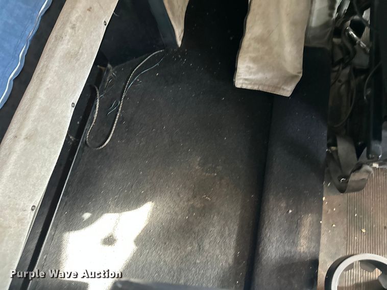 image for item EL0084 1999 Peterbilt 379 semi truck