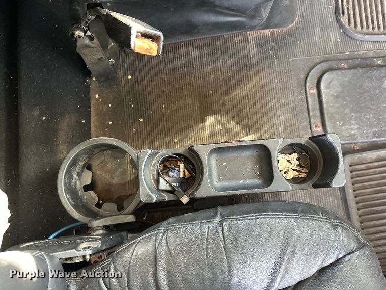 image for item EL0084 1999 Peterbilt 379 semi truck