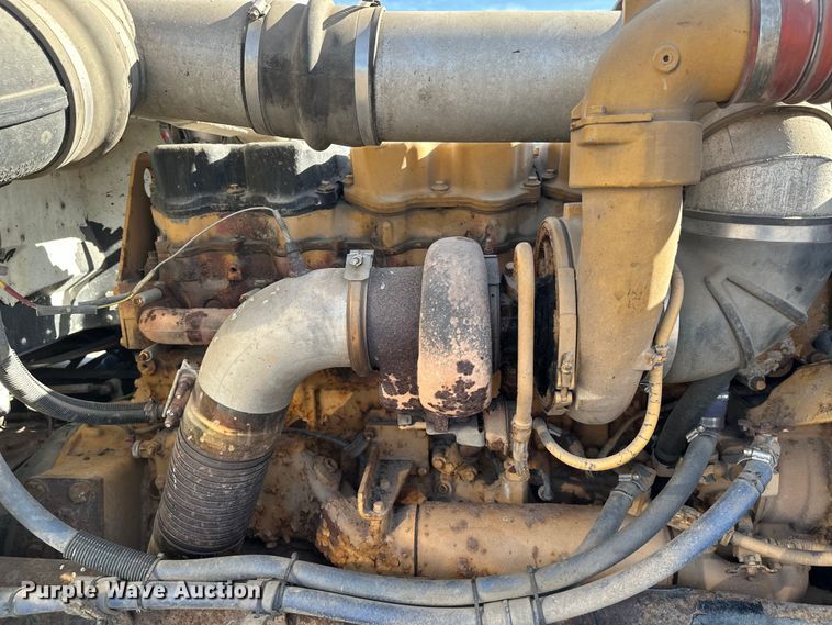 image for item EL0084 1999 Peterbilt 379 semi truck