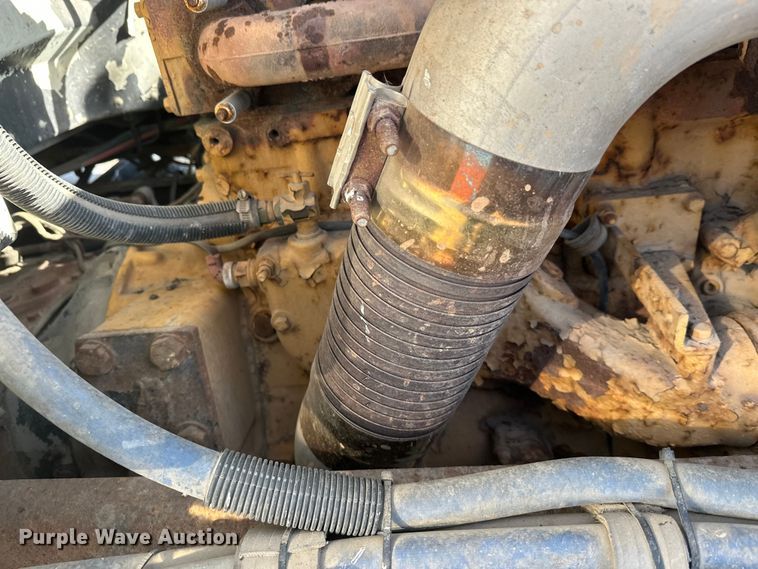 image for item EL0084 1999 Peterbilt 379 semi truck