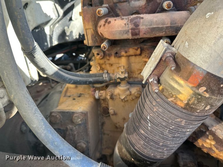 image for item EL0084 1999 Peterbilt 379 semi truck