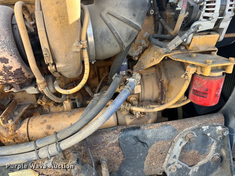 image for item EL0084 1999 Peterbilt 379 semi truck