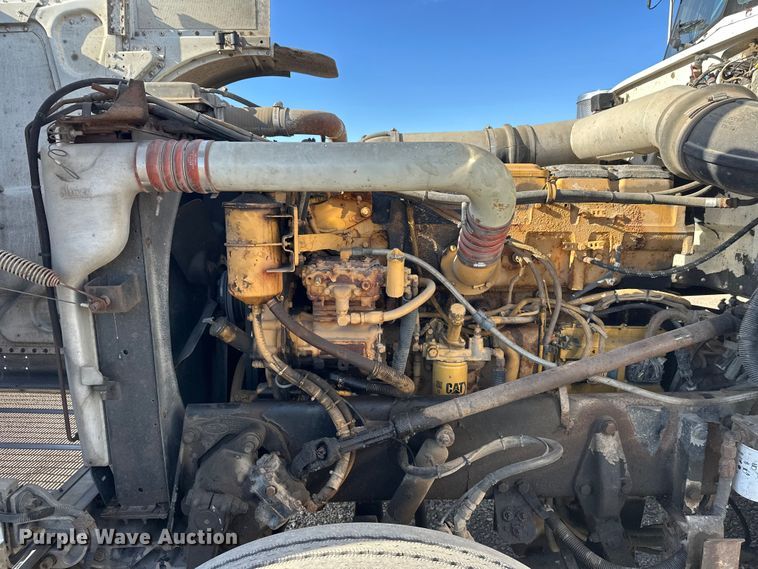 image for item EL0084 1999 Peterbilt 379 semi truck