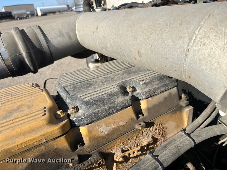 image for item EL0084 1999 Peterbilt 379 semi truck