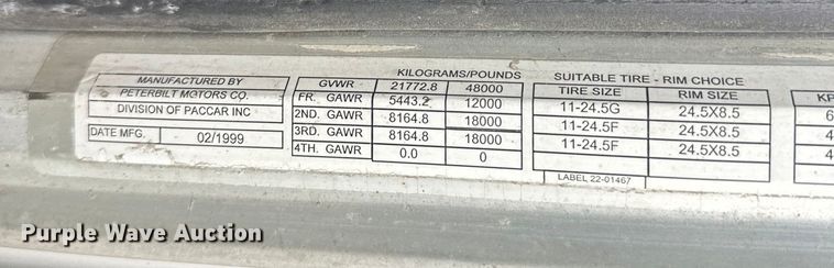 image for item EL0084 1999 Peterbilt 379 semi truck