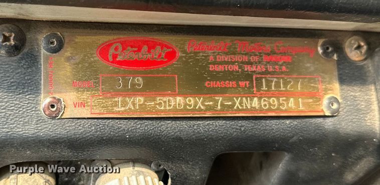 image for item EL0084 1999 Peterbilt 379 semi truck