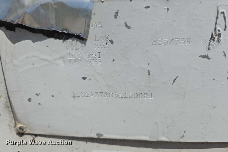 image for item EM0634 2006 Lufkin TFV-CL-110 dry van trailer