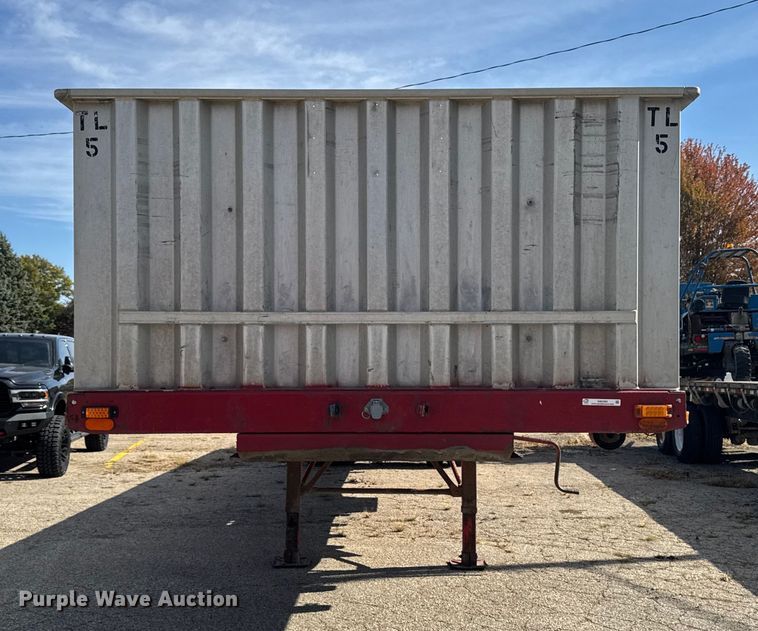 image for item EM2480 2002 Transcraft Corp TL80K flatbed trailer