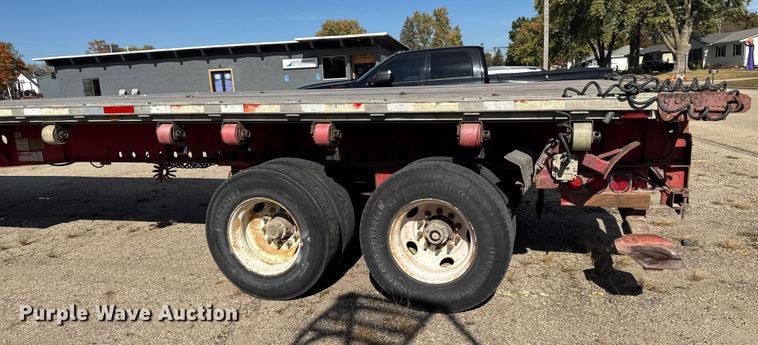 image for item EM2480 2002 Transcraft Corp TL80K flatbed trailer