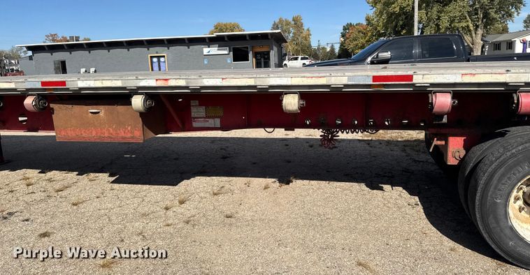 image for item EM2480 2002 Transcraft Corp TL80K flatbed trailer