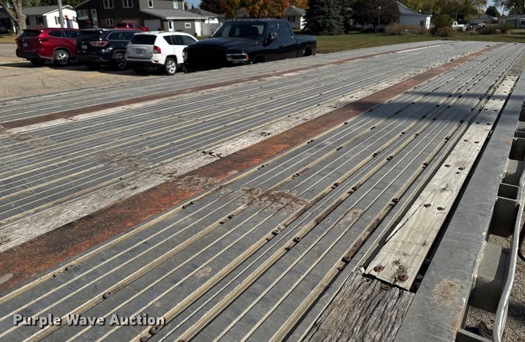 image for item EM2480 2002 Transcraft Corp TL80K flatbed trailer