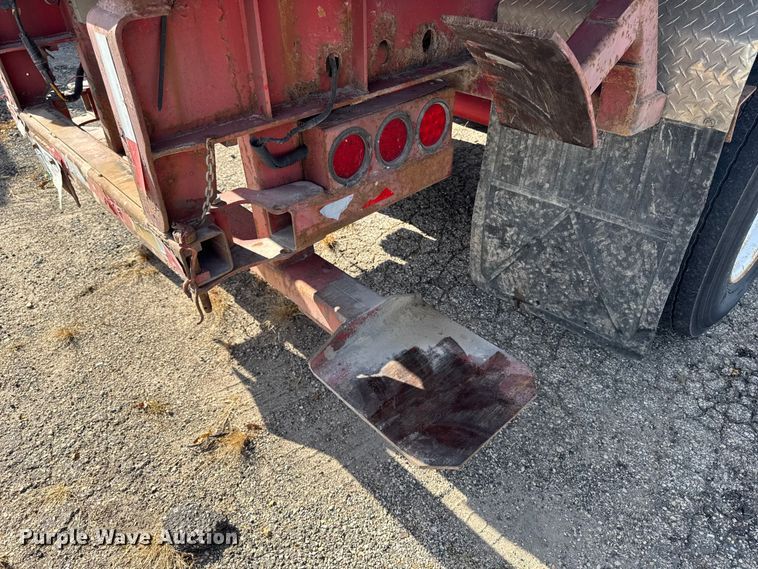 image for item EM2480 2002 Transcraft Corp TL80K flatbed trailer