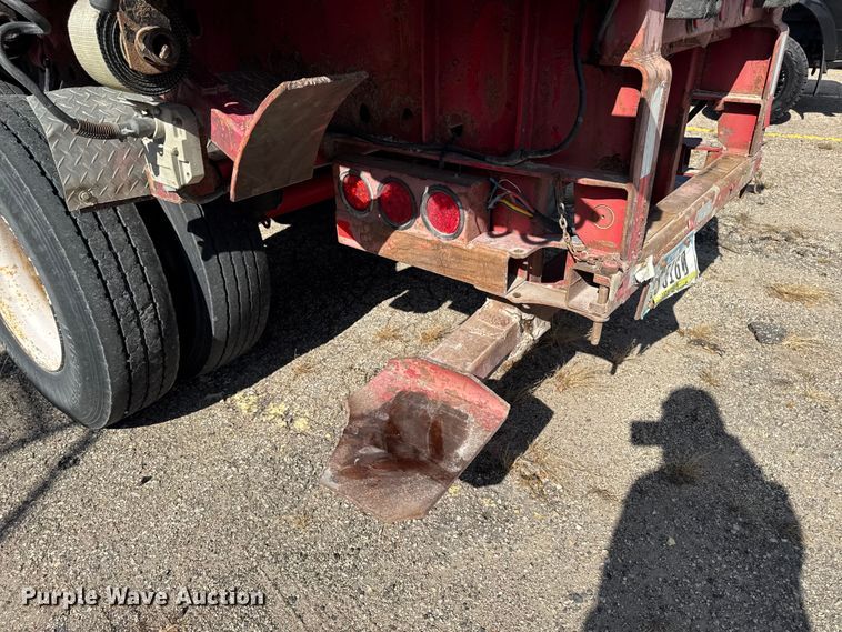 image for item EM2480 2002 Transcraft Corp TL80K flatbed trailer