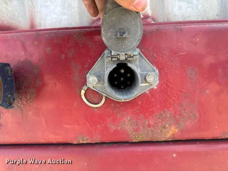 image for item EM2480 2002 Transcraft Corp TL80K flatbed trailer